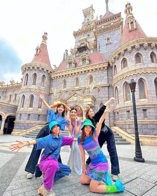 アンミカ51歳で初ディズニー✨🏰キャラ濃すぎる仲間と共に😲