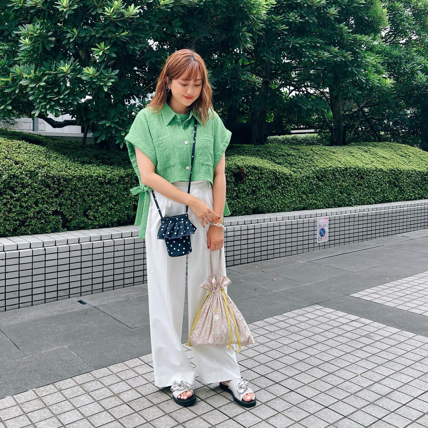 菊地亜美さんが爽やか夏コーデを披露💚ファン大絶賛「いつも、お洒落🙆‍♀️✨」