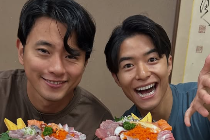 池田航、長崎「水産食堂」の豪華海鮮丼に大興奮　「プリン越しの楽くん」にも注目集まる