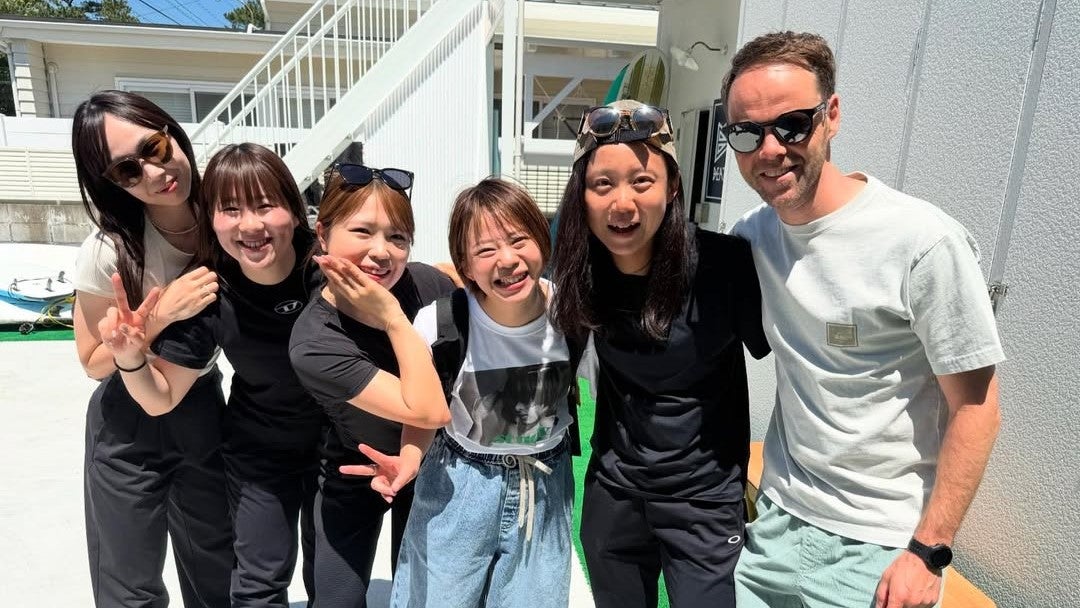 「ななの日」に願いを込めてーー高木菜那が“最高の仲間”との笑顔ショットを公開！