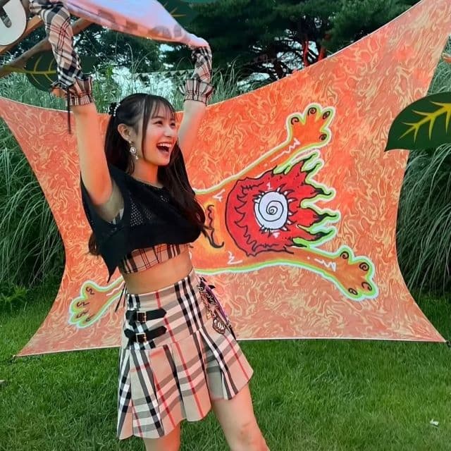 「夏の思い出！🌻」Juice=Juice・石山咲良、フェスオフショットを大公開