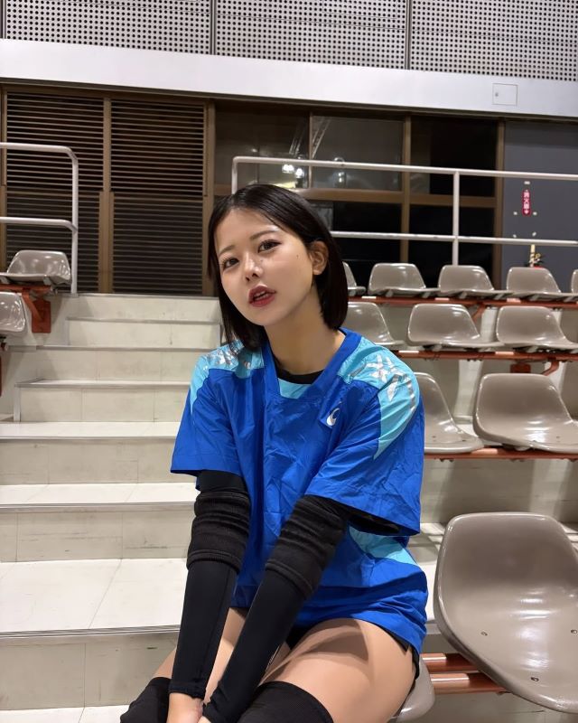 あの有名インフルエンサーがバレー！？ユニフォーム姿が似合いすぎると話題に