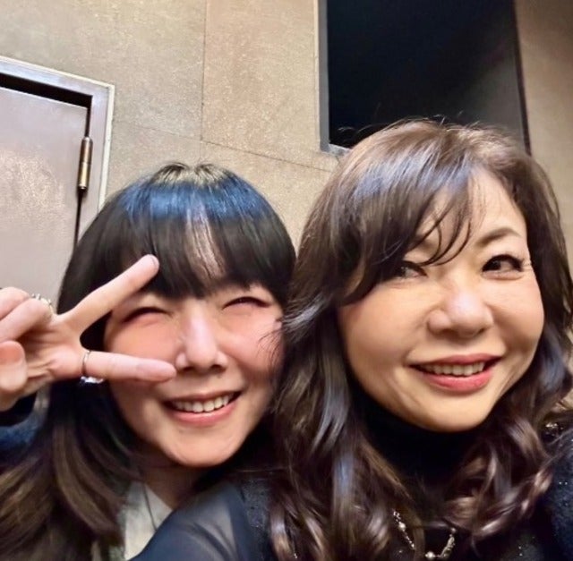 ハイヒール・モモコの誕生日にサプライズでaikoが登場！