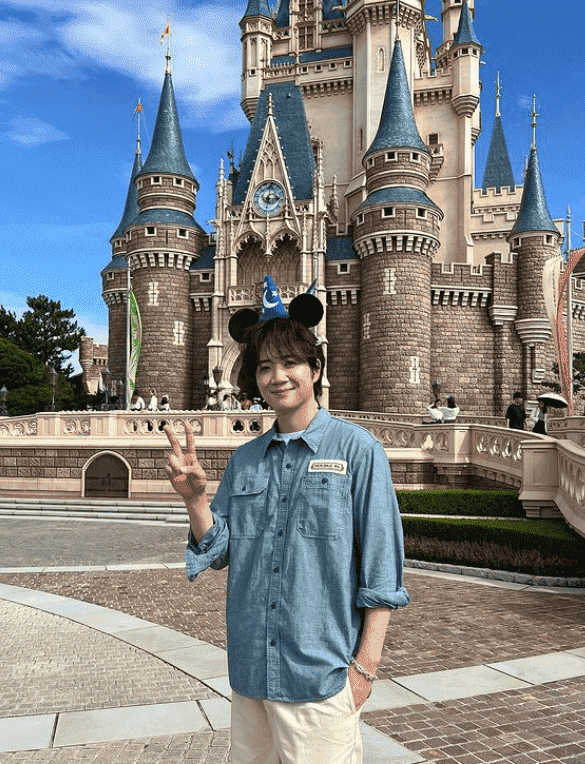 コムドット・ゆうまが全力でディズニーを満喫！爽やかなビジュアルがかっこよすぎると話題に