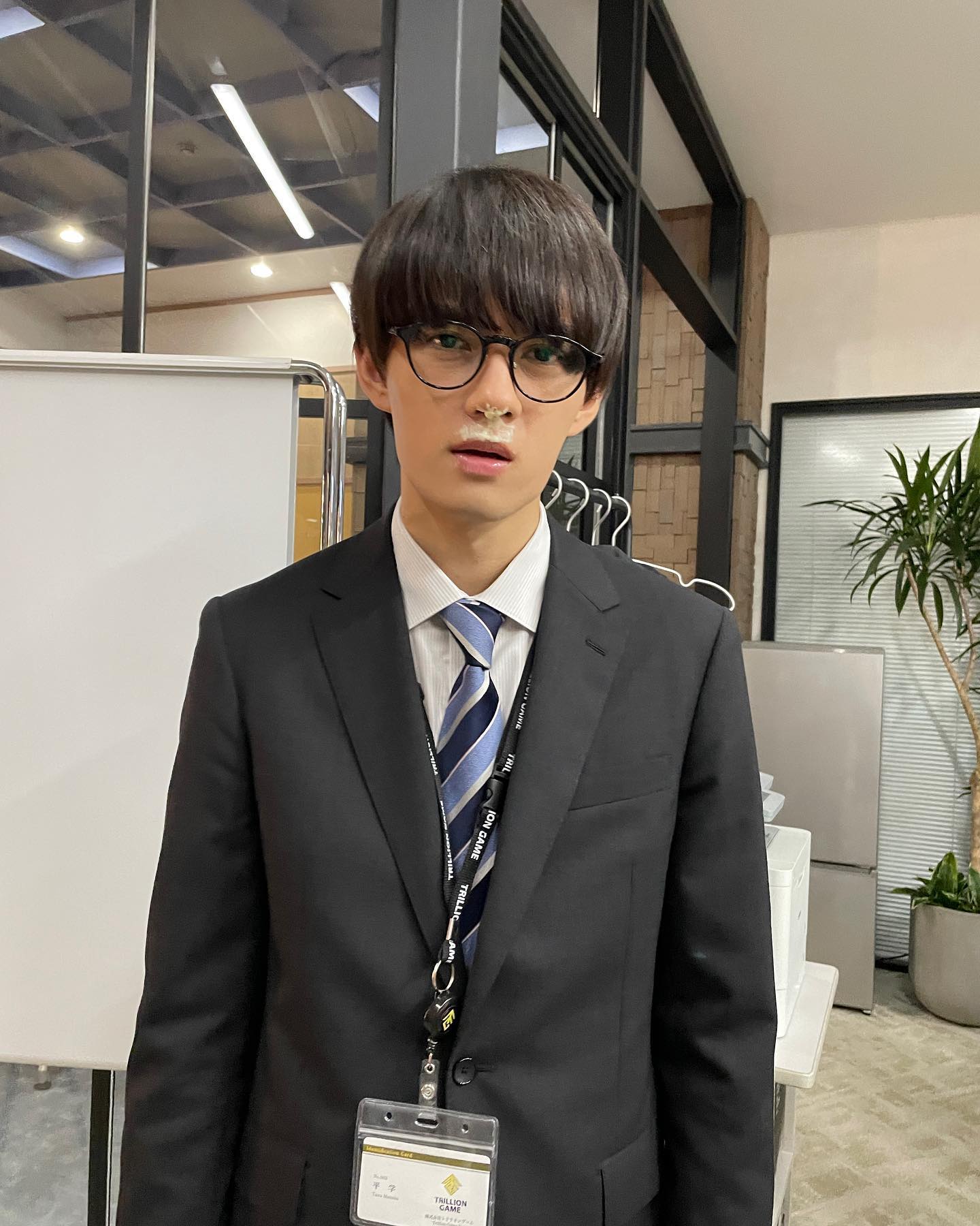 『トリリオンゲーム』出演中！佐野勇斗のお茶目なショットが話題📸「可愛いの塊❤️❤️❤️」