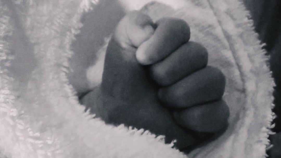 「奇跡の瞬間に涙…」歌姫が第三子出産を報告、母子ともに健康