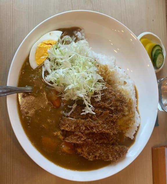 クロちゃん　ダイエットに勝つためのカツカレー！ご飯少なめで満足ランチ