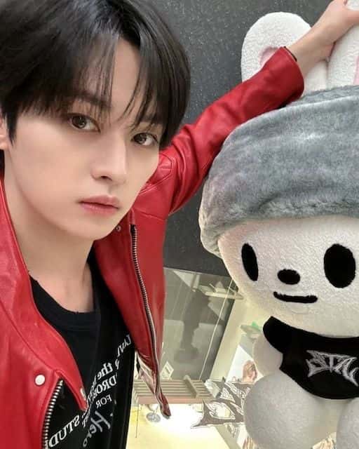 韓国の人気アイドルがファンの誕生日を祝福！カッコ良すぎる自撮りショットを公開