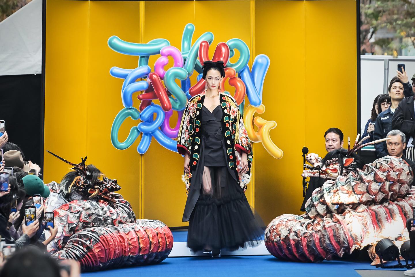 「眩しいわぁ✨✨」冨永愛が銀座のど真ん中で◯◯📸