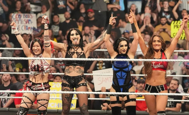 「まるでアベンジャーズ！」IYO SKYが披露した“最強女子ユニット”に絶賛の嵐