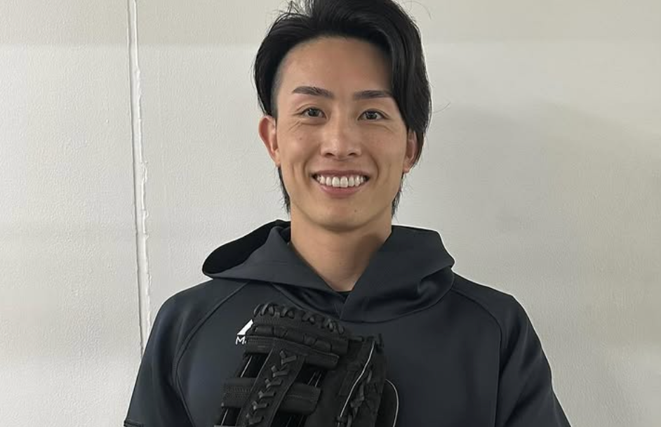 「勝負グラブで気合十分」周東佑京、黒一色の特注モデルに注目集まる