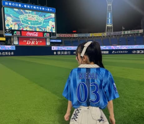 AKB48・徳永羚海が横浜スタジアムでのショットを披露