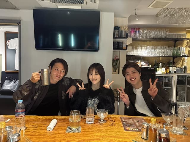 山本彩が狩野英孝らとゲーム大会の打ち上げに！楽しそうな3ショットを公開