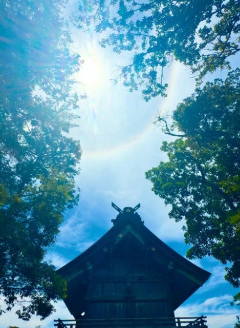 神秘のハロ現る！蜷川実花が映す出雲大社と松江水郷祭の幻想的風景