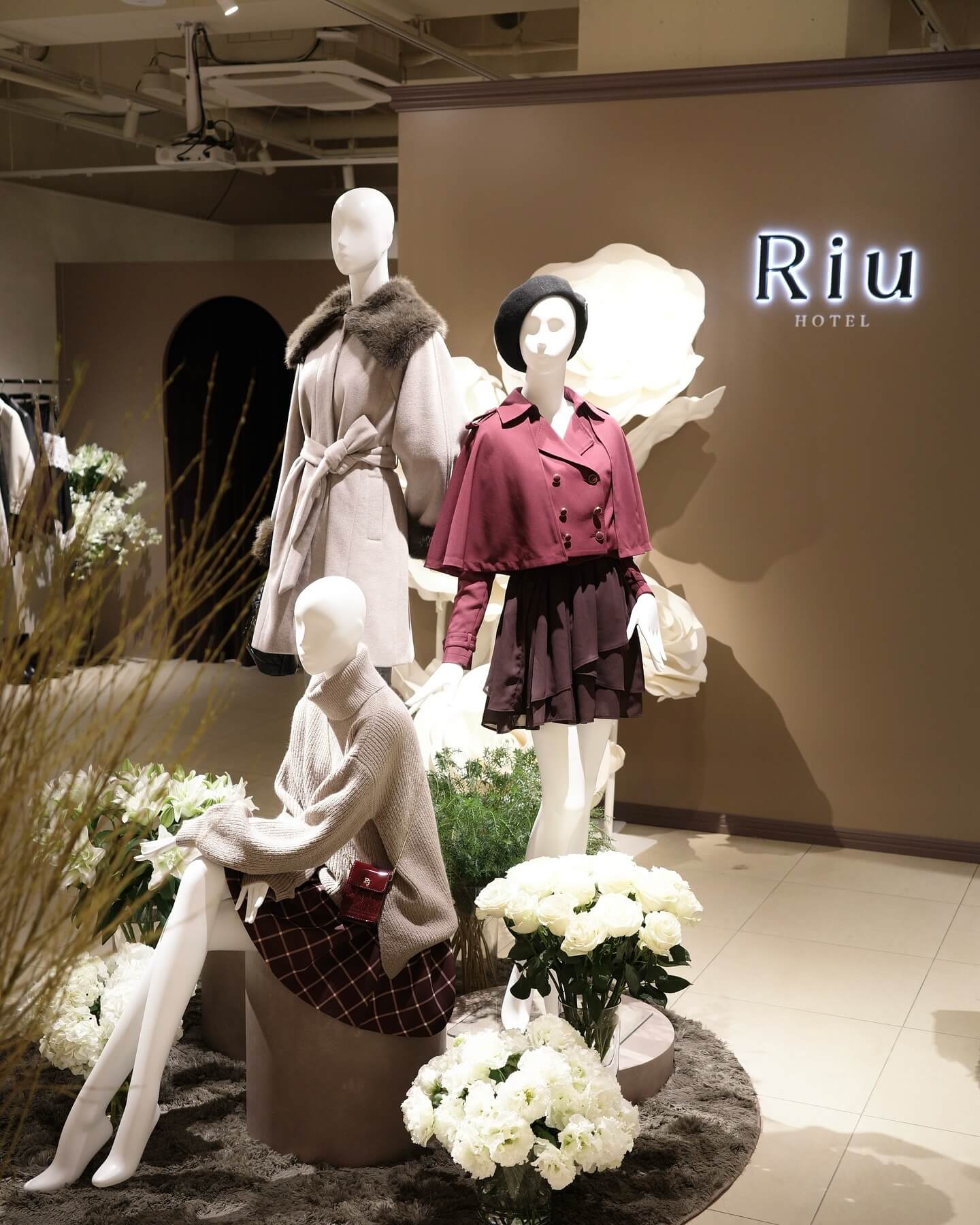 アパレル社長で人気YouTuberのRちゃん　自身のブランドのポップアップ4日間が無事終了し、ファンやスタッフに感謝！