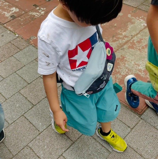 加藤夏希「泥ですら芸術に見える」。TAMIYAロゴと汚れが融合した息子の背中が愛おしすぎる