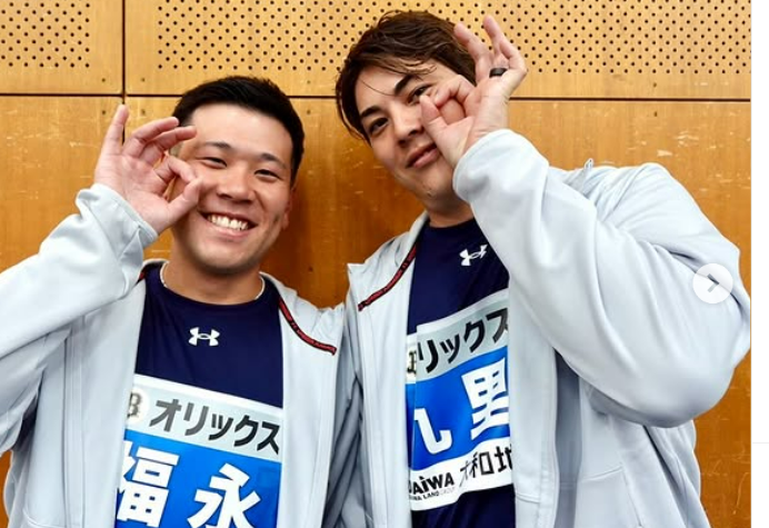福永奨×九里亜蓮、超プロ野球ULTRAで見せた“たこ焼きポーズ”