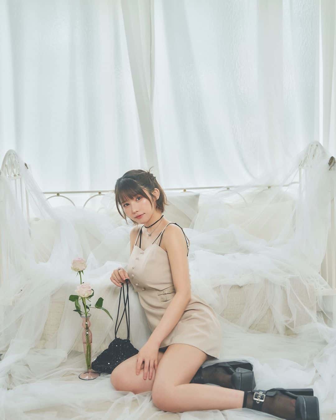 人気コスプレイヤーえなこが超ミニワンピ姿公開「大人の色気マシマシ」の声