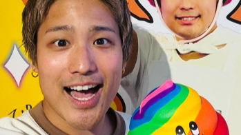 「爆笑のサインも！？」桐山照史、“うんぴょん大展示会”のオフショットが話題に