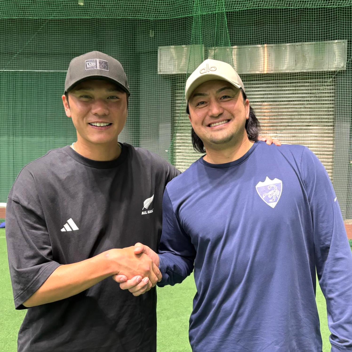 澤村拓一、巨人・坂本勇人との熱い抱擁ショット公開！「彼は特別。尊敬でしかない」盟友への深い想いにファン涙