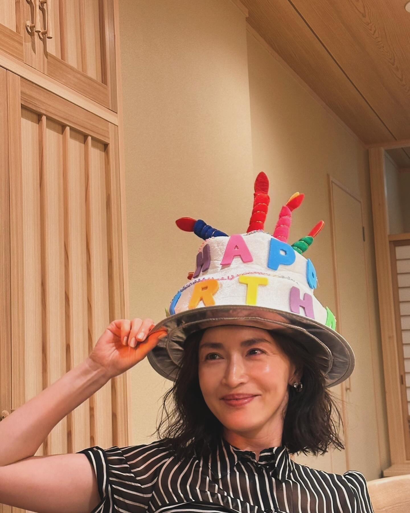 46歳を迎えた人気女優、豪華メンバーに祝福をもらい一言「お姉さんになります。」