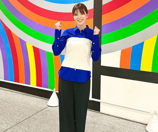 「うん、今日もカワイイ」美女アナ・三谷紬、サムライブルーの激カワ衣装を披露し反響続々！