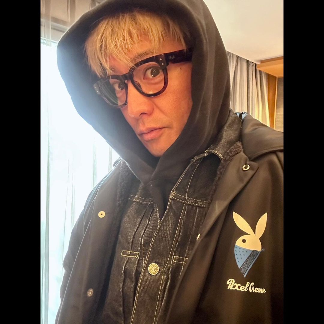 木村拓哉がフード姿の最新ショットを公開📸✨