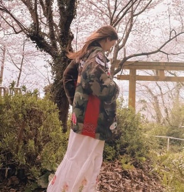 「今めっちゃ筋肉痛。つら」スザンヌが極寒の花見で鬼ごっこ！？