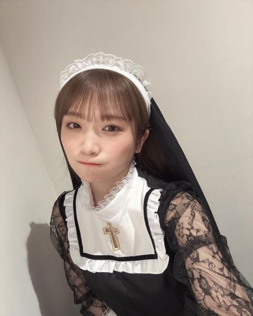 「神に感謝」元乃木坂46・秋元真夏の「シスター」コスが神可愛いと話題！