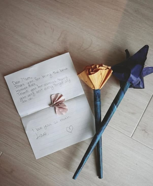 「今日はママがお空へ旅立った日」吉川ひなの、母を想う優しいメッセージにファンからコメント殺到