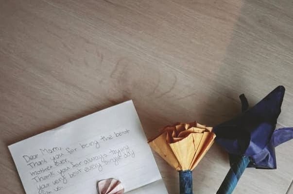 「今日はママがお空へ旅立った日」吉川ひなの、母を想う優しいメッセージにファンからコメント殺到