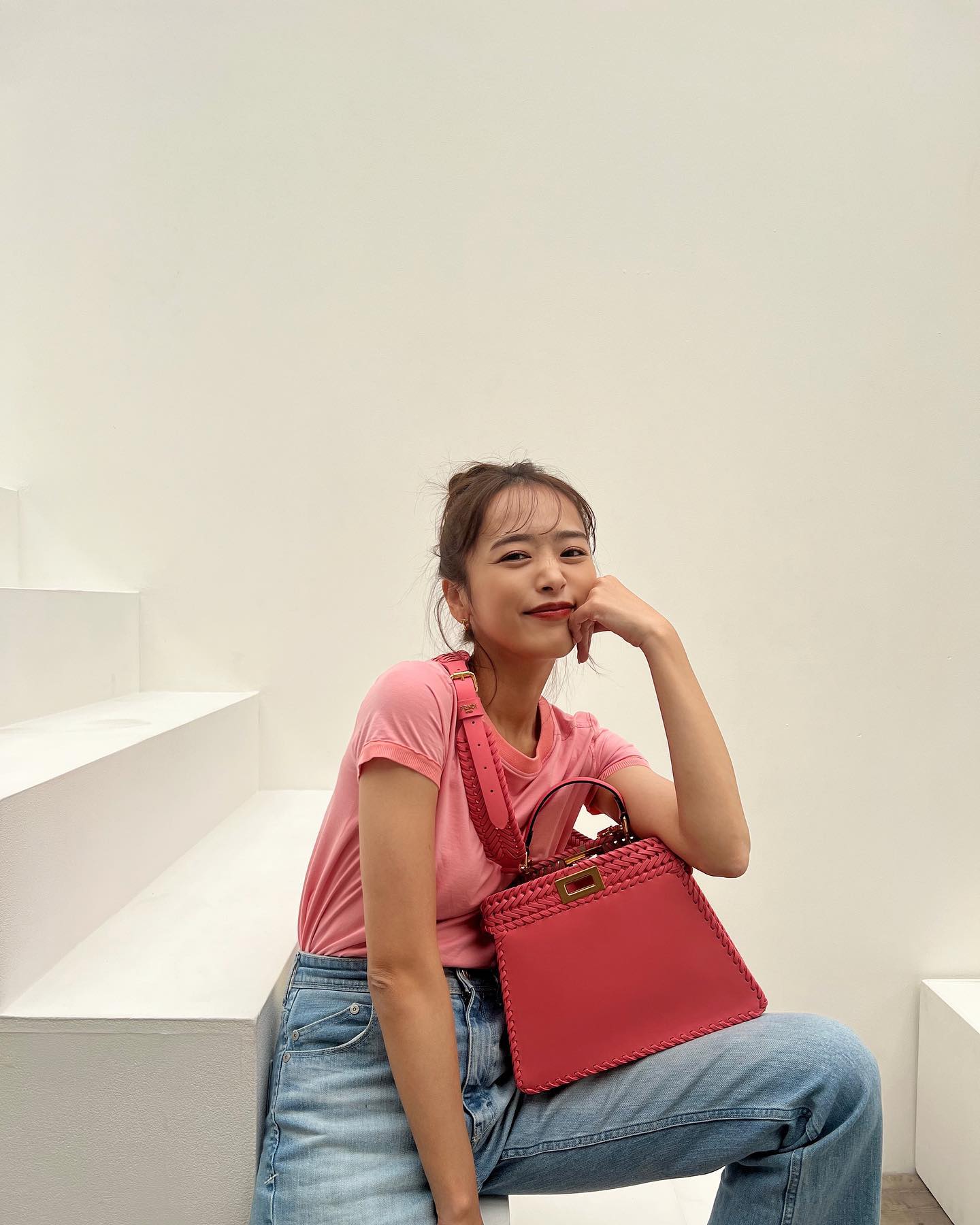 近藤千尋が春コーデを披露✨子どものお迎え時もオシャレに余念なし❗️👀