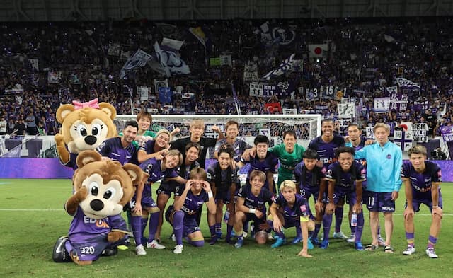 川辺駿 チームの雰囲気が伝わる写真を公開！