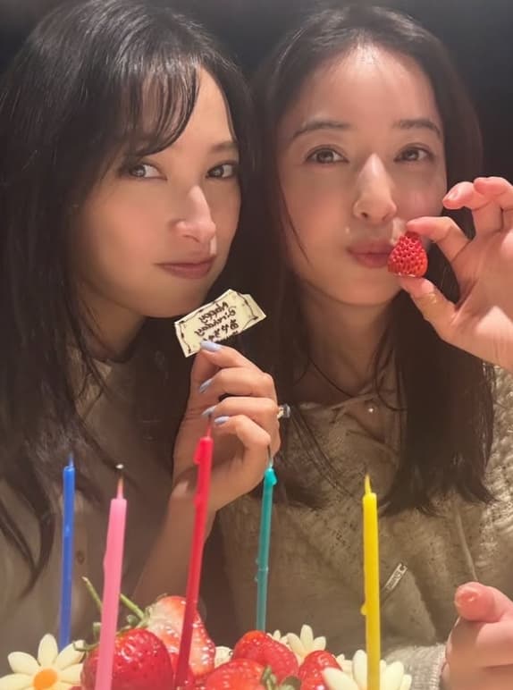 「このツーショット、ヤバすぎる…」佐々木希と〇〇の写真にコメント殺到‼