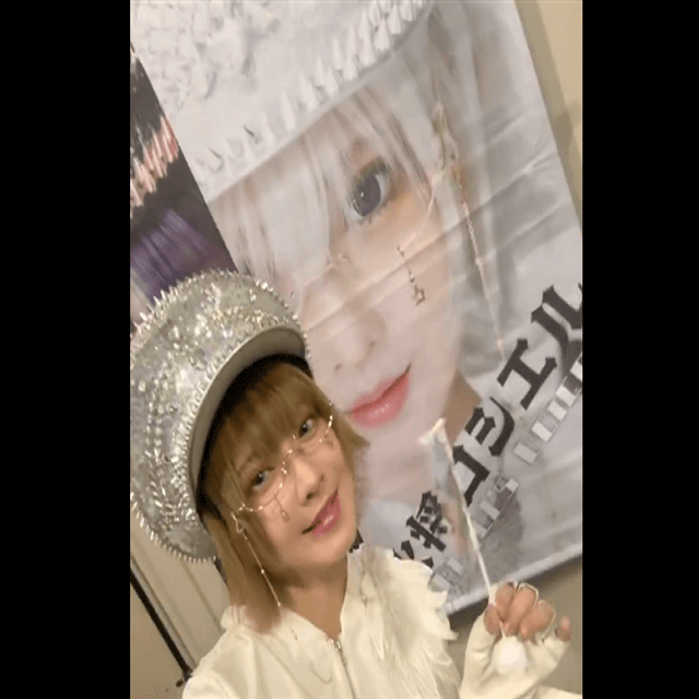 設置完了！超人気コスプレイヤー「火将ロシエル」の最新美麗ショット