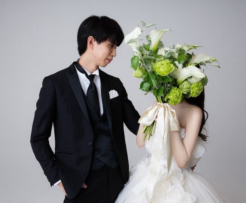 人気YouTuber・はじめしゃちょーが"電撃結婚"発表！夫婦2ショット公開