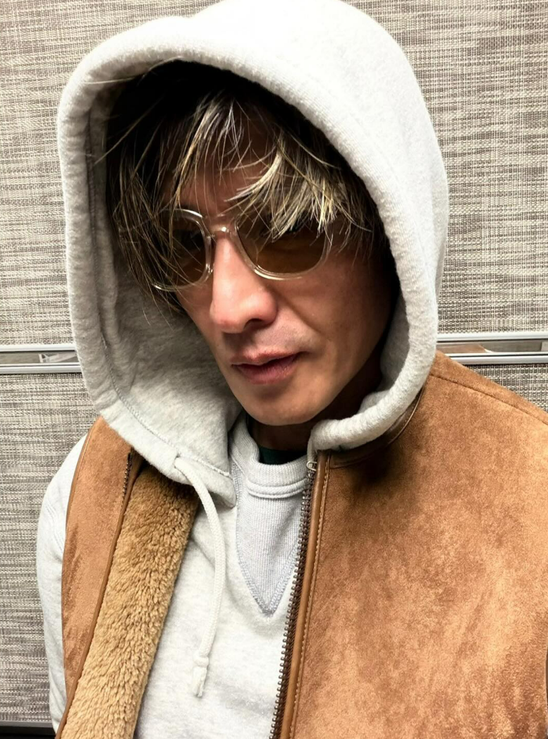 木村拓哉、風の強さに負けずジムでしっかりトレーニング！