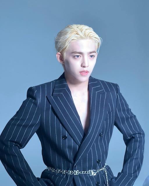 SEVENTEEN・エスクプス、大量のオフショットを公開❗️「Just Scoups holding dino🦖」