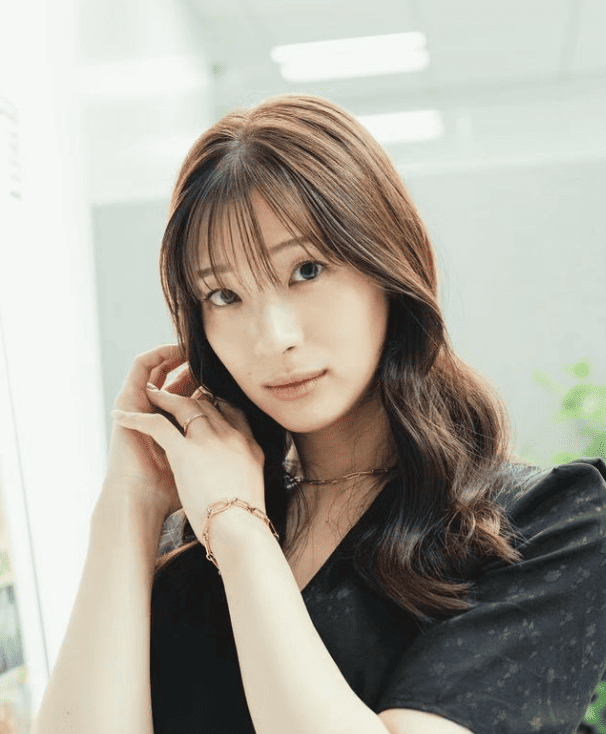 人気タレントのカメラ目線ショットにファン胸キュン