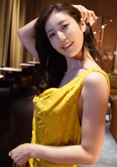 「女神降臨！！」令和の峰不二子・阿部なつき、ブルガリホテルで魅せた”髪かき上げフェロモンムービー”にファン総員ウットリ