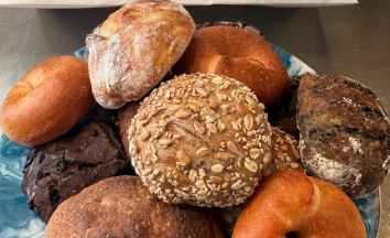 高嶋ちさ子、パンの差し入れでエネルギーチャージ！ファンも元気をシェア