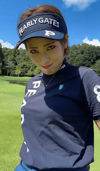 「ぷく顔可愛すぎ！」ゴルフ女子・RIHO、波乱の水切りショットムービー披露でファン「かわいいぞ～」と大絶賛！