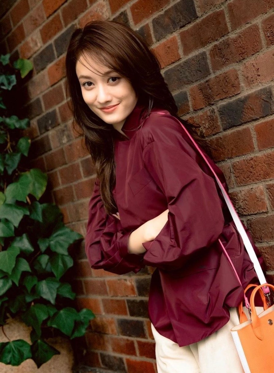 谷まりあの大人コーデにファンメロメロ