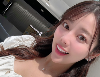 「春、新番組も開花！」八幡美咲、“井戸端会議”スタート報告にファン歓喜の声！