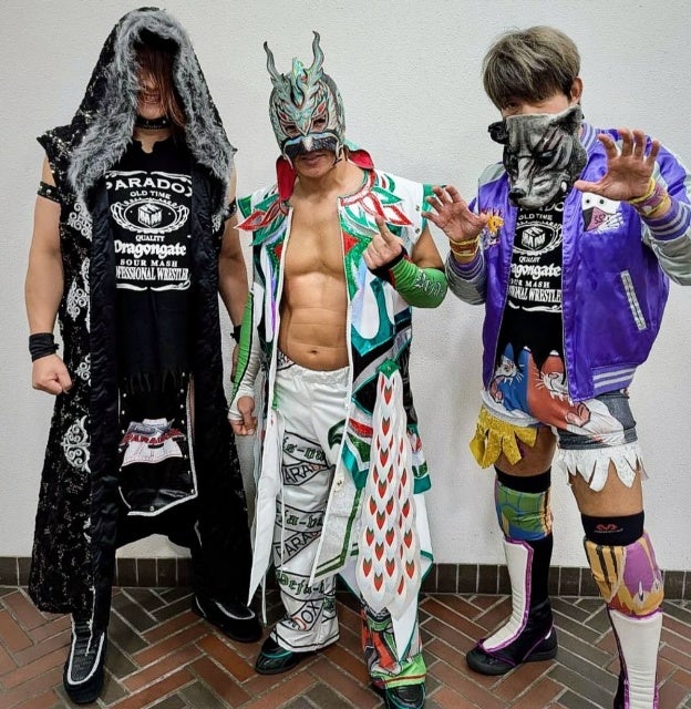 白熱の闘志！プロレスラー・横須賀ススム、久留米大会で魅せた熱戦と仲間との姿