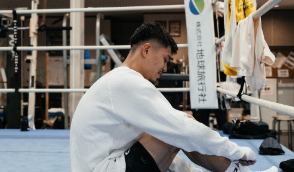 中谷潤人、闘志全開のトレーニングショット公開！「Lace up. Lock in.」で勝利へ一直線