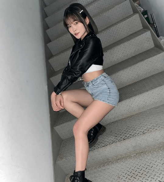 台湾の激カワチアリーダー・大頭！、”非常階段・色香な超美脚ショット”を披露し世界からファンが集結する