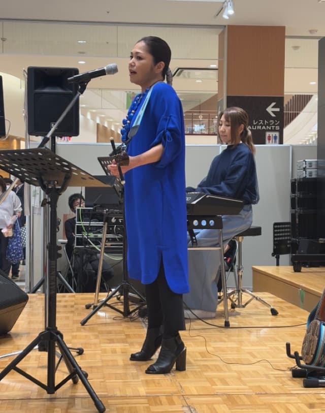 夏川りみがピオニウォーク東松山でミニライブを開催「とっても嬉しかったです」