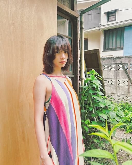 女優・のん、“カラフルノンちゃん”なオフショット公開！