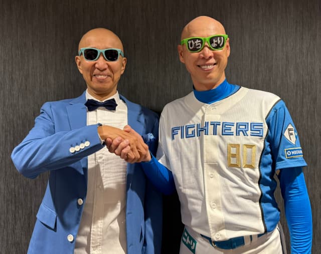 元プロ野球選手の森本稀哲、サンプラザ中野くんとのツーショットに「夢